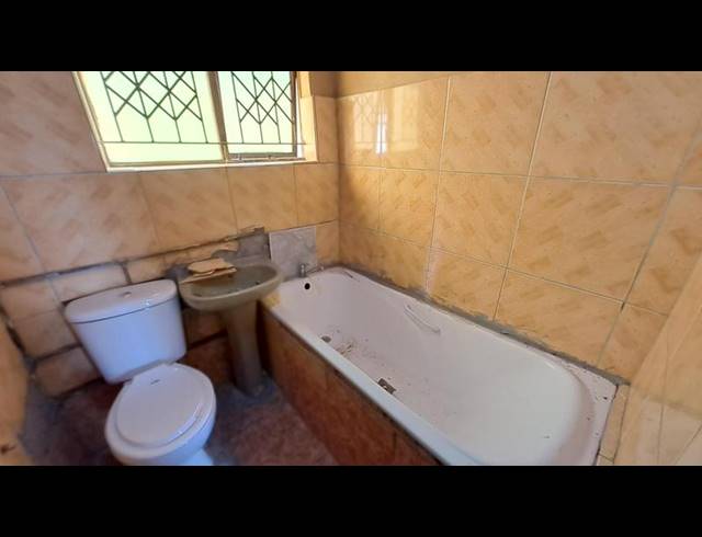2 BEDROOM PROPERTY TO RENT IN UMLAZI J